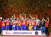 Los 'Hispanos' rompen el maleficio y se coronan en Europa (29-23)