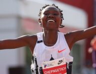 La keniana Ruth Chepngetich arrasa con el récord del mundo de maratón