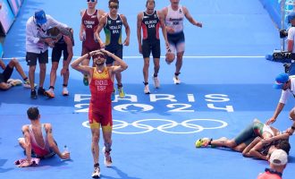 Alberto González, diploma olímpico en triatlón