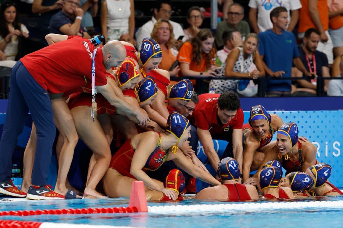 Selección femenina de waterpolo. Fuente: RFEN